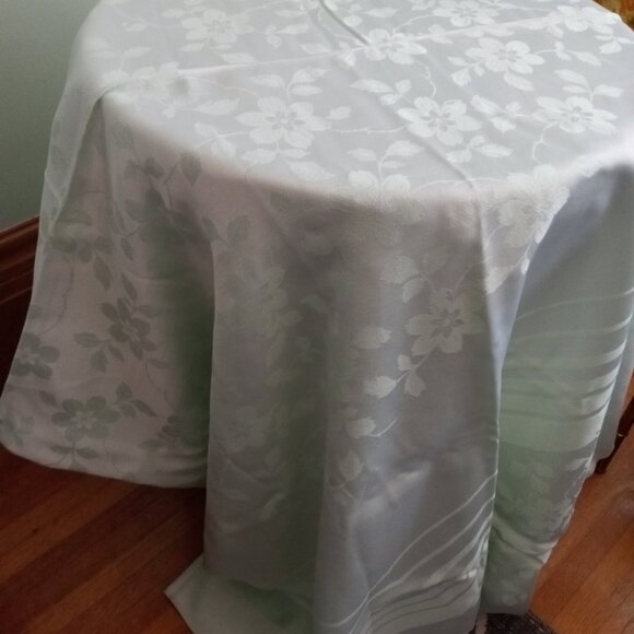 Mint Green Damask Floral Table Cloth And 12 Napkins - REALLY BIG! - Picture 3 of 3